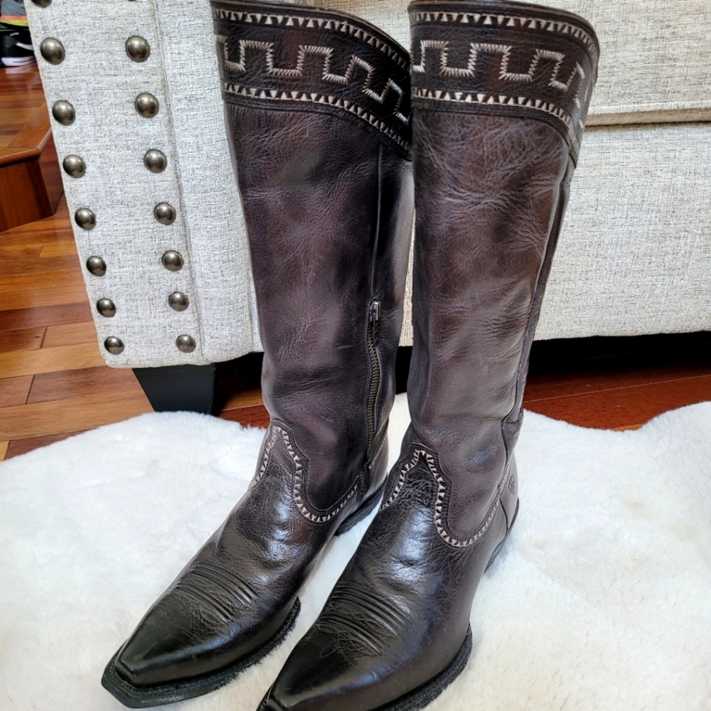 Sahara Cowboy Western Boots in Black w/ Aztec Embroidery